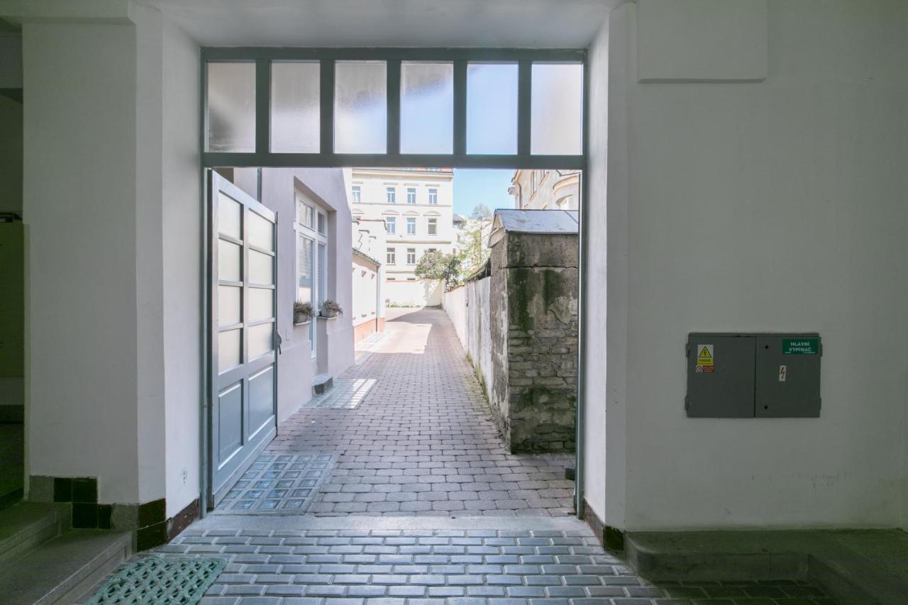 Cozy Apartment In Quiet Courtyard Near Charles Bridge Praga Esterno foto